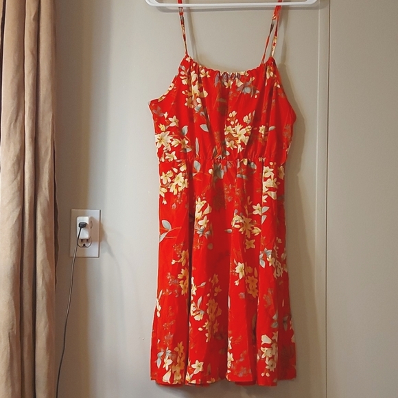 Red Dress with floral print - Picture 2 of 7